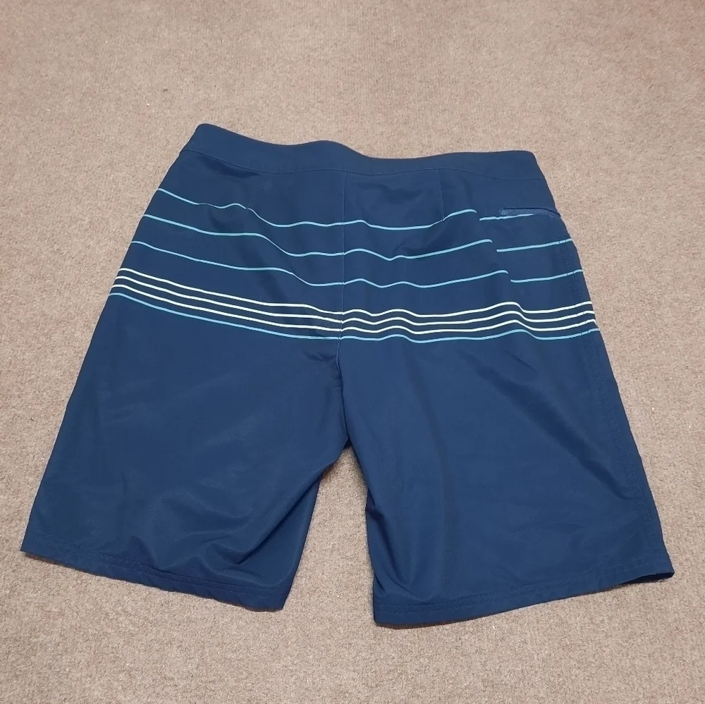Vineyard Vines Men's Smith Hill Stripe Board Shorts Blue Size 33